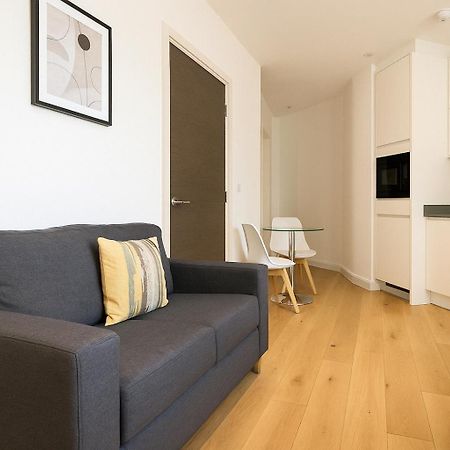 Bright Studio Flat - Walk To River Thames & Kingston Town Surbiton Exteriör bild