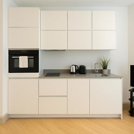 Bright Studio Flat - Walk To River Thames & Kingston Town Surbiton Exteriör bild