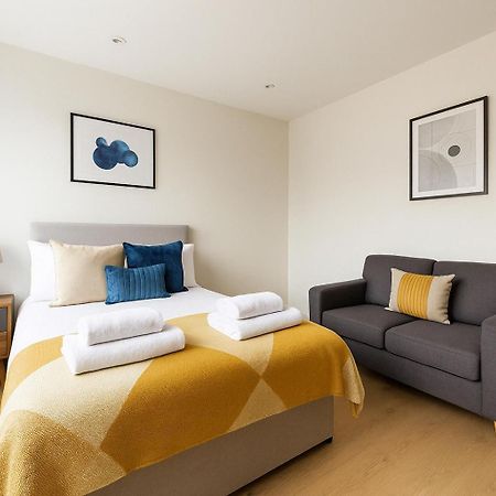 Bright Studio Flat - Walk To River Thames & Kingston Town Surbiton Exteriör bild